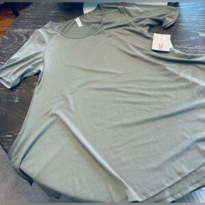 Medium LuLaRoe Perfect Tee top. Never worn.  New with tags. Gray